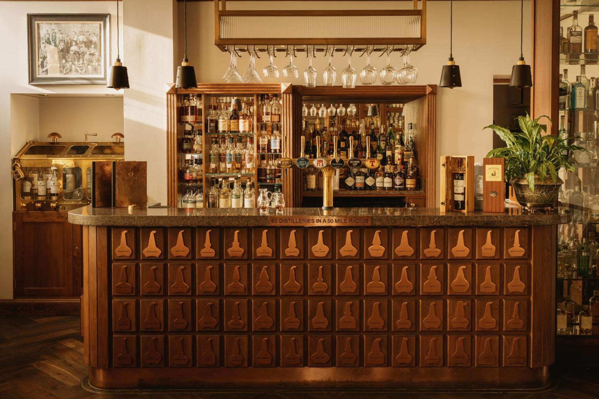 The Station Hotel Rothes Extérieur photo