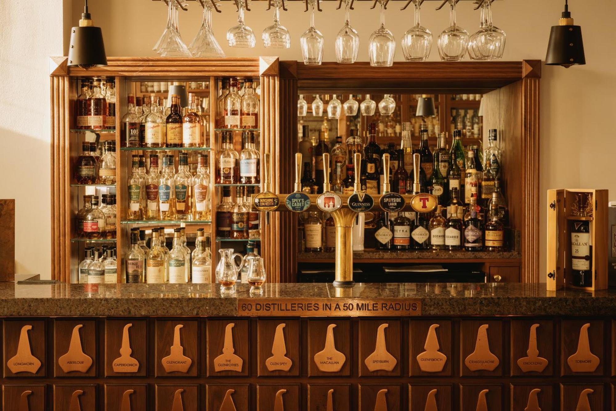 The Station Hotel Rothes Extérieur photo