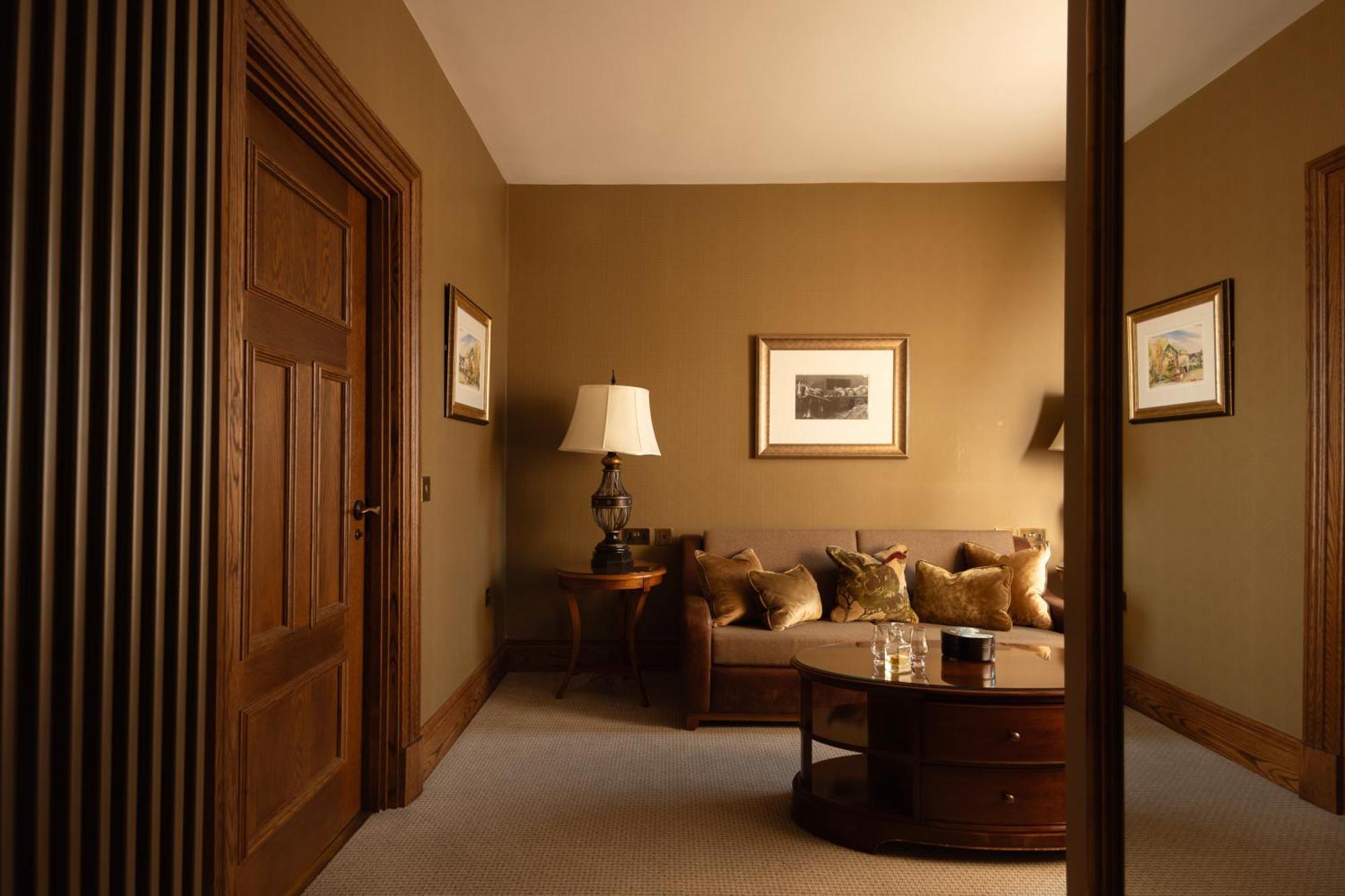 The Station Hotel Rothes Extérieur photo